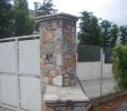 Χτίσημο εξωτερικού τοίχου με Νταμαρόπετρα & καπάκι ακανόνιστο Καρύστου